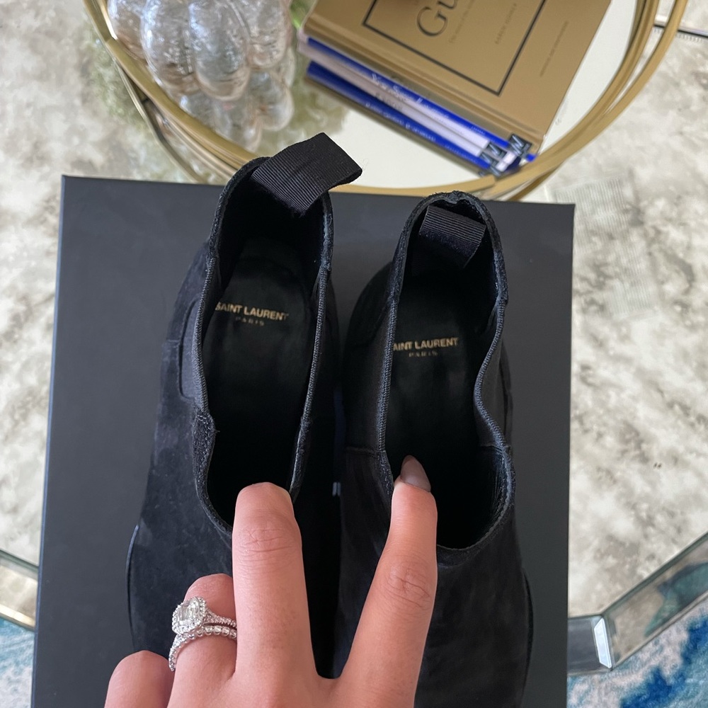 Saint Laurent Wyatt Chelsea Boots - Picture 5 of 6